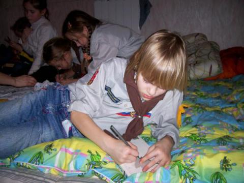 Белочки за рукоделием 2