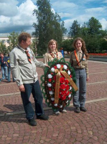 Возложение венка в память погибшим