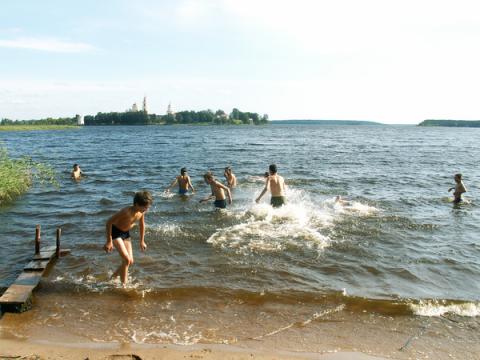 Купание в Селигере
